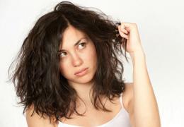 Hướng dẫn cách gỡ rối tóc giả không gây hư hỏng
